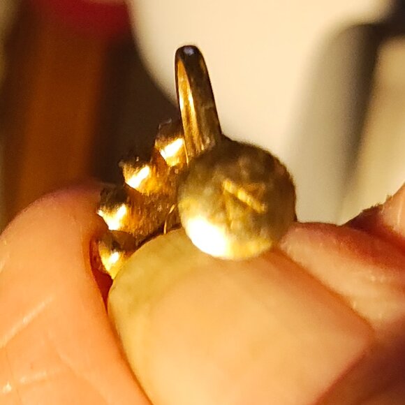 Heart shaped Vintage Screw Back Earrings. sPainted rose rhinestone - Picture 2 of 7